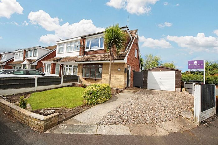 3 Bedroom Semi-detached House For Sale In Wainfleet Close, Wigan, WN3
