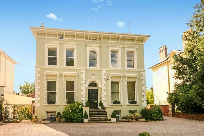 3 Bedroom Flat To Rent In Evesham Road, Cheltenham, GL52