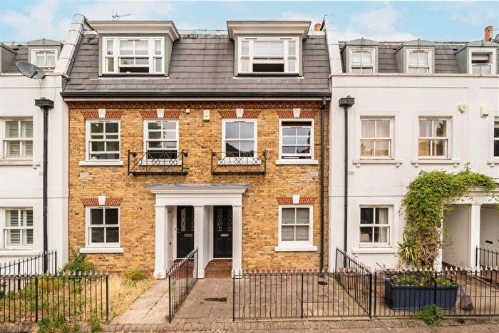 4 Bedroom Terraced House For Sale In Fernbank Mews, Clapham South, SW12