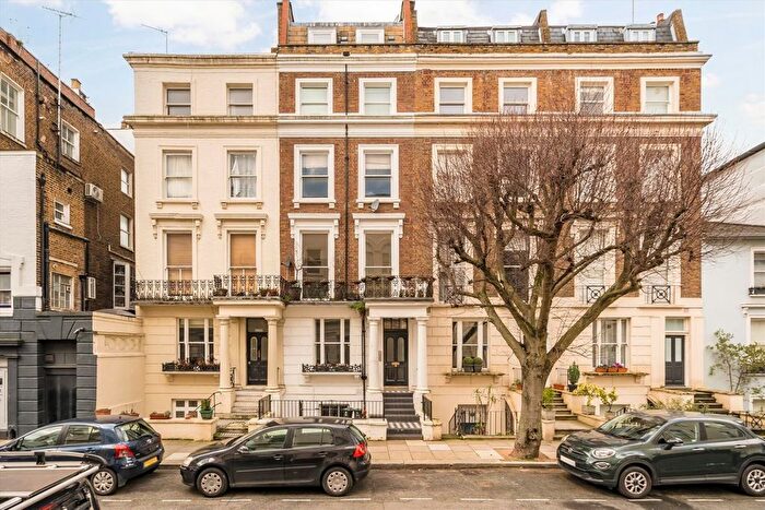 2 Bedroom Flat For Sale In Monmouth Road, Notting Hill, W2