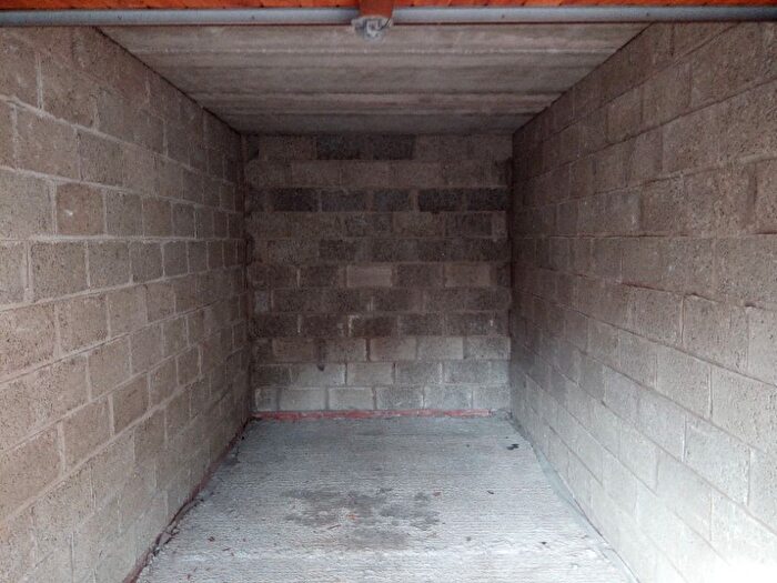 Garage / Parking To Rent In Sandport, The Shore, Edinburgh, EH6