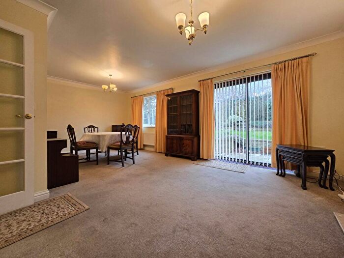 2 Bedroom Bungalow For Sale In East Ridge View, Bideford, EX39
