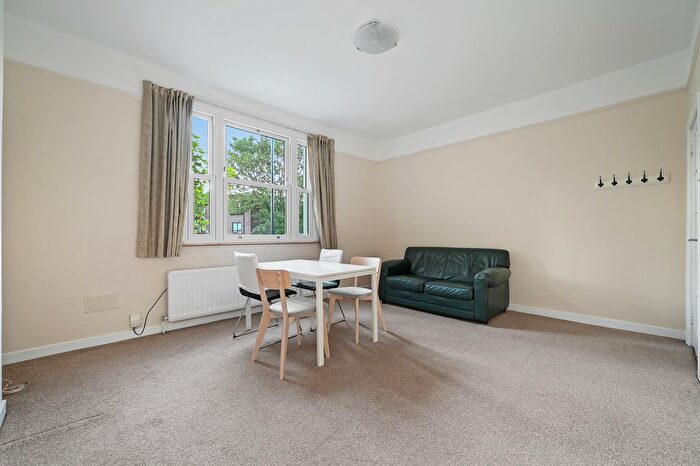 2 Bedroom Flat To Rent In Brooks Road, London, W4