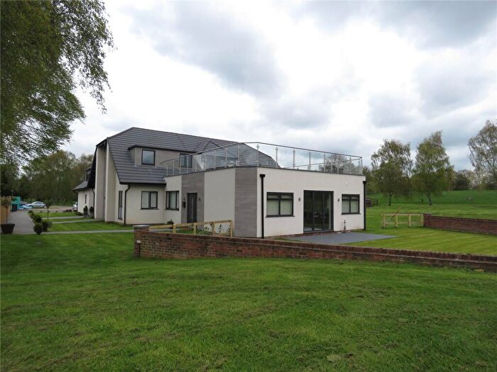 3 Bedroom Flat To Rent In Lake Drive, Tidbury Green, Solihull, B90