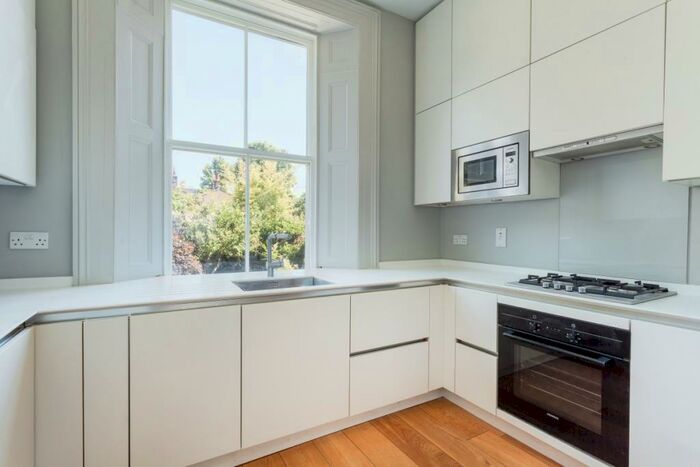 2 Bedroom Duplex To Rent In St. Peter's Street London, N1