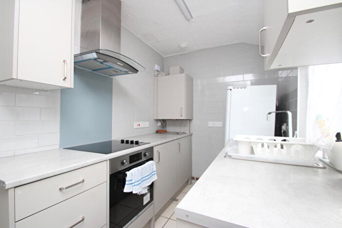 2 Bedroom Flat To Rent In St. Saviour's Road, Croydon, CR0