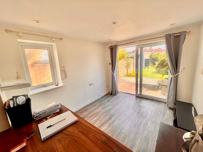 2 Bedroom Maisonette To Rent In Upper Wickham Lane, Welling, London, DA16