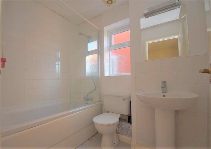 2 Bedroom End Of Terrace House To Rent In Britannia Gardens, Hedge End, Southampton, SO30