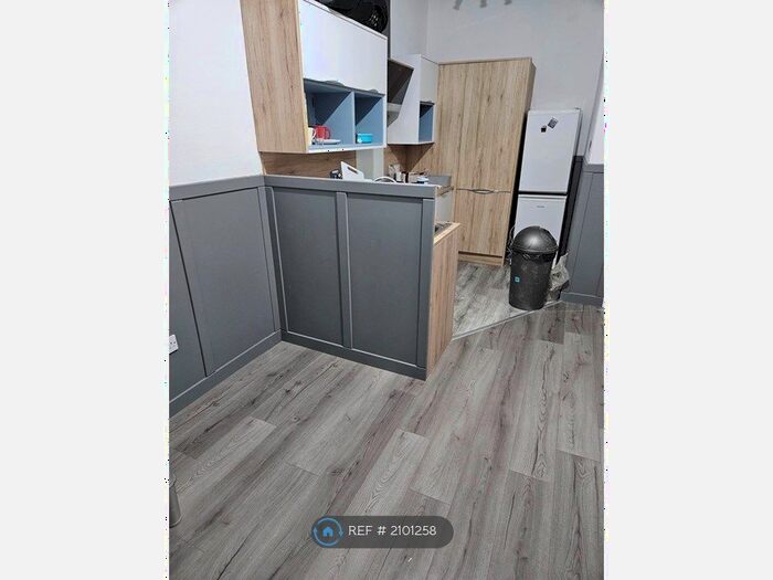 1 Bedroom Flat To Rent In Harley Street, Glasgow, G51