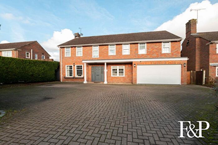 5 Bedroom Detached House For Sale In A Wood End Close, Farnham Common, Buckinghamshire, SL2