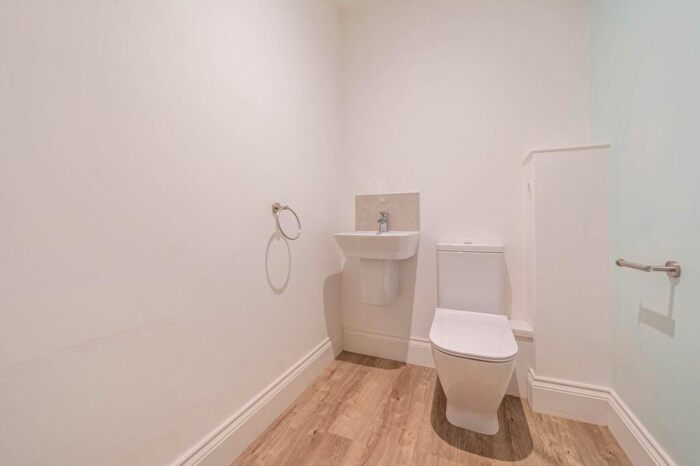 5 Bedroom Detached House For Sale In Chalk Grove, Kendal, LA9
