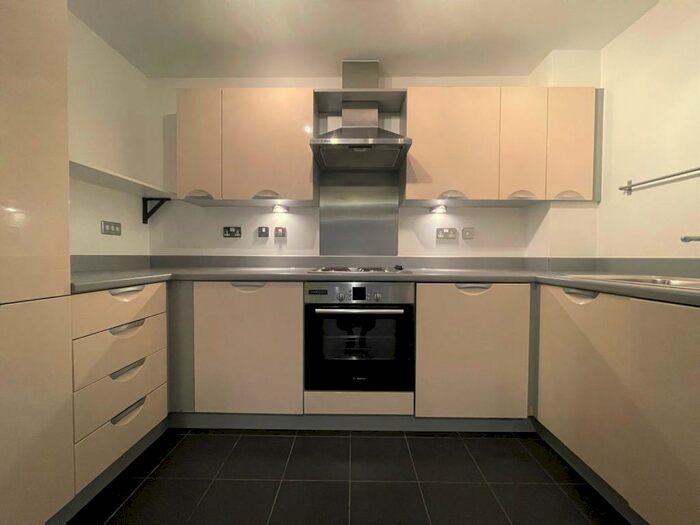 2 Bedroom Flat To Rent In Mason Way, Birmingham, B15