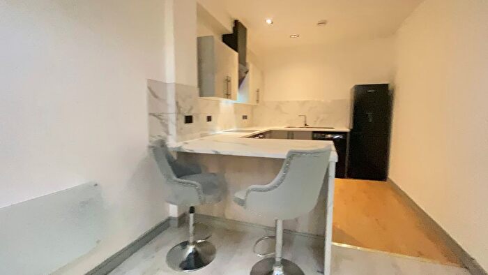 2 Bedroom Flat To Rent In Claughton Street, St Helens, WA10
