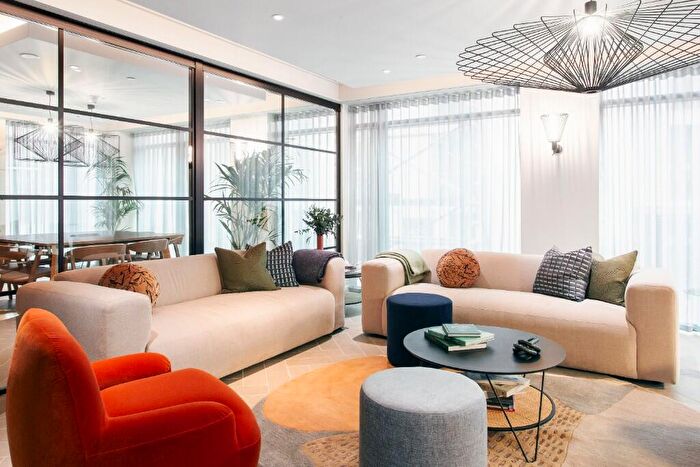 2 Bedroom Apartment To Rent In Pelham Street, BN1