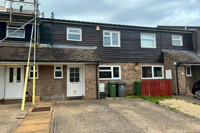 3 Bedroom Property To Rent In Barry Way, Basingstoke, RG22