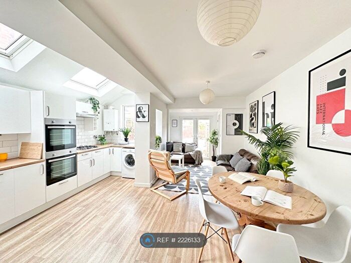 9 Bedroom Terraced House To Rent In Old Tiverton Road, Exeter, EX4