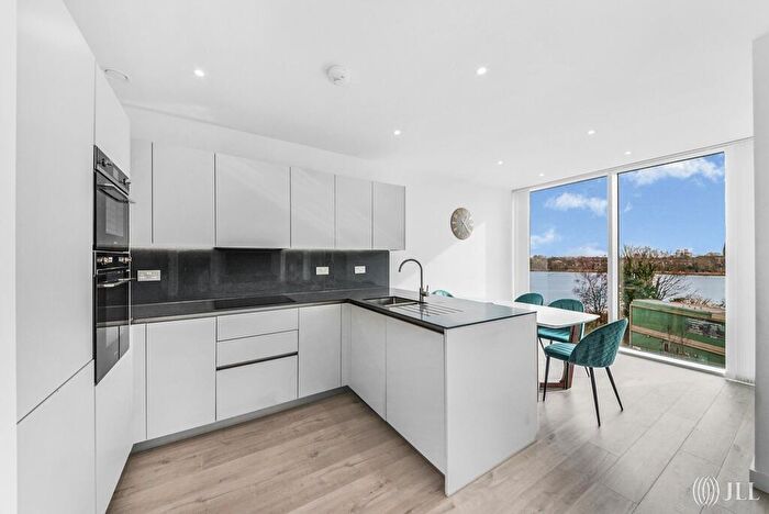 2 Bedroom Apartment To Rent In Hartingtons Court, London, N4