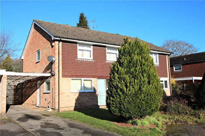 4 Bedroom Semi-Detached House To Rent In Venetia Close, Emmer Green, Reading, Berkshire, RG4