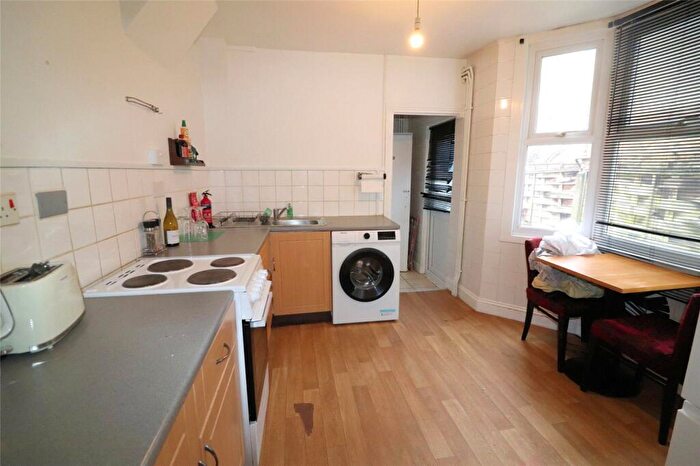 1 Bedroom Flat For Sale In Maximfeldt Road, Erith, DA8
