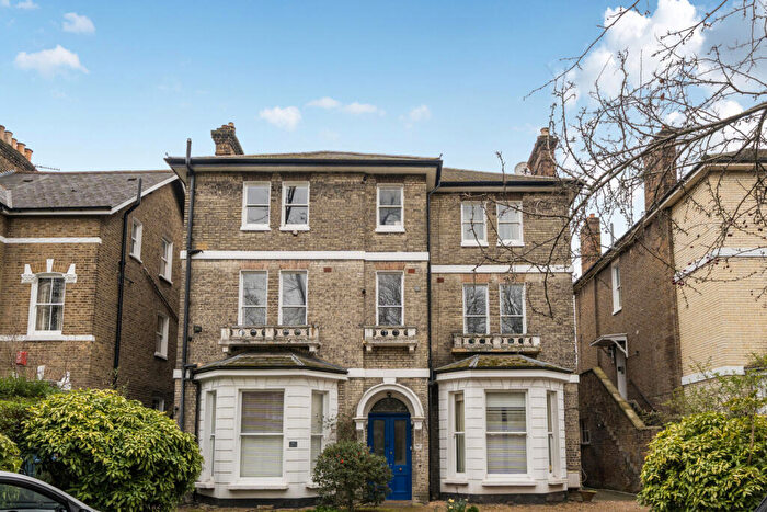 2 Bedroom Apartment For Sale In St. Johns Park, London, SE3