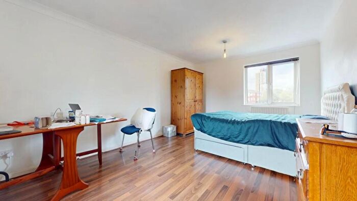 2 Bedroom Flat To Rent In Corporation Street, London, E15