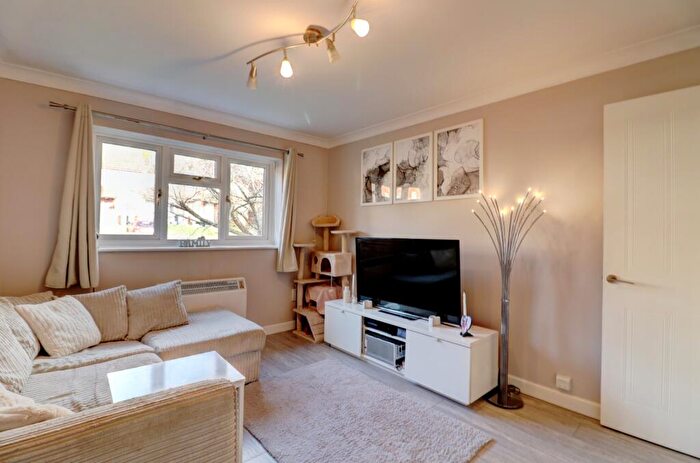 1 Bedroom Apartment For Sale In Old Coach Drive, High Wycombe, Buckinghamshire, HP11