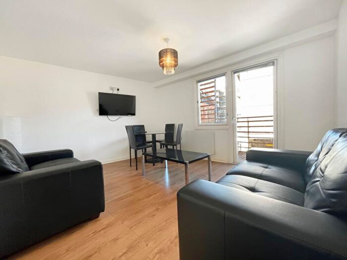 2 Bedroom Apartment To Rent In North Crescent, North Street, Leeds City Centre, LS2
