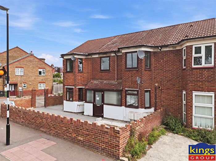 2 Bedroom Flat For Sale In Blackhorse Lane, London, E17