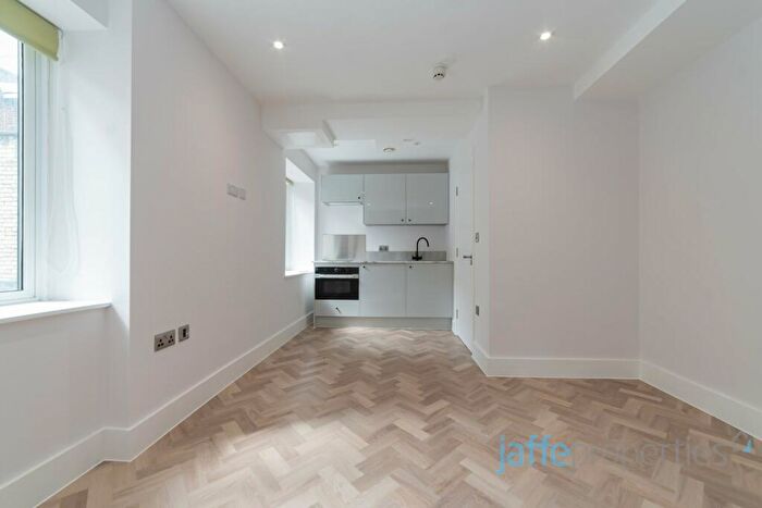 Studio To Rent In Kilburn High Road, London, NW6