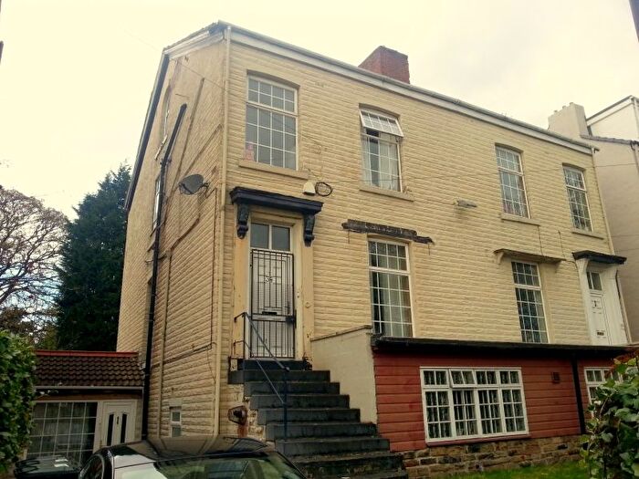 9 Bedroom Semi-Detached House To Rent In Cliff Road, Woodhouse, Leeds, LS6