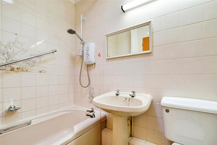 2 Bedroom Apartment For Sale In Hillyard Court, Wareham, BH20