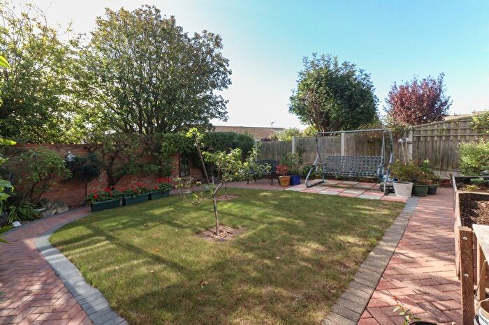 2 Bedroom Bungalow For Sale In Halstead Gardens, Margate, CT9