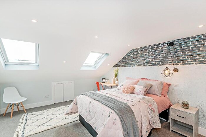 1 Bedroom House Of Multiple Occupation To Rent In Pascoe Rd, Hither Green, London, SE13