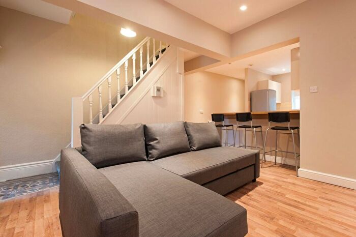 6 Bedroom House Of Multiple Occupation To Rent In Albert Grove, Nottingham, NG7