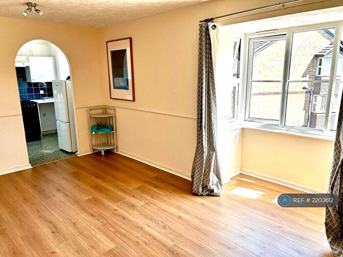 1 Bedroom Flat To Rent In Da Vinci Court, London, SE16