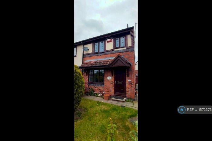 3 Bedroom Semi-Detached House To Rent In Hartwell Close, Manchester, M11