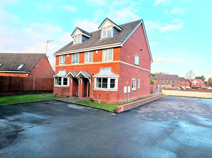 3 Bedroom Semi Detached House To Rent In Groveland Road, Tipton, Oldbury, West Midlands, DY4