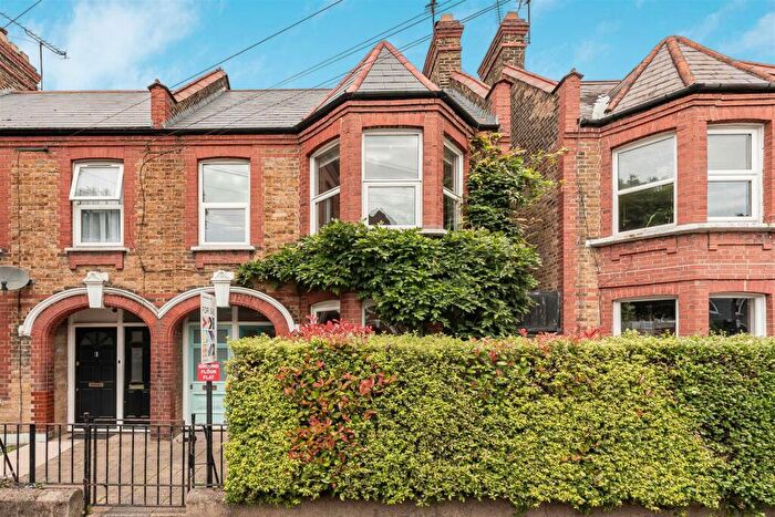 2 Bedroom Maisonette For Sale In Brettenham Road, Walthamstow, London, E17