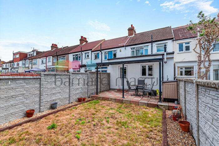 4 Bedroom House To Rent In Curzon Road, Thornton Heath, CR7