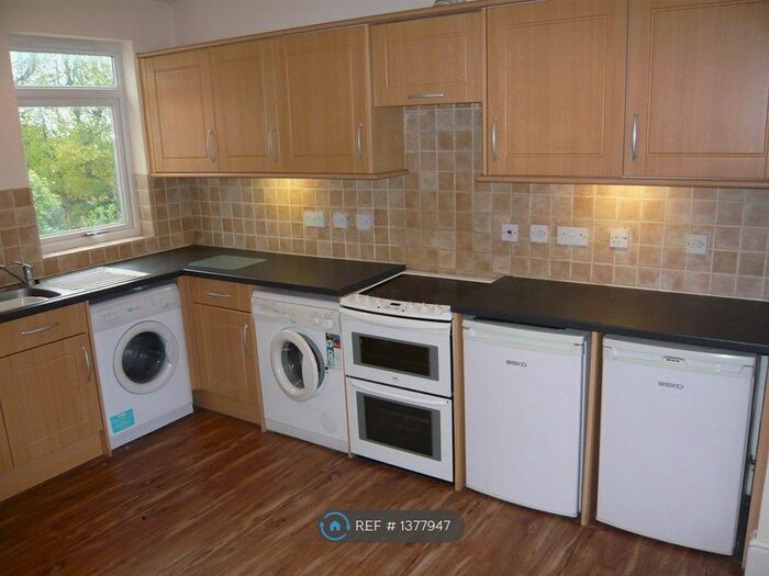 2 Bedroom Flat To Rent In Ashford Road, Swindon, SN1
