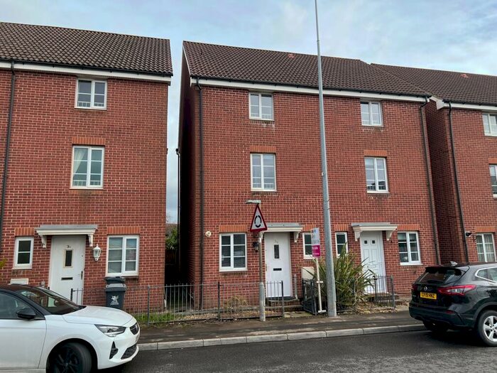 4 Bedroom House To Rent In Matthysens Way, St Mellons, Cardiff, CF3