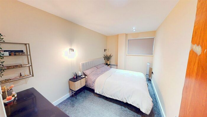 2 Bedroom Flat For Sale In Advent House, Manchester, M4
