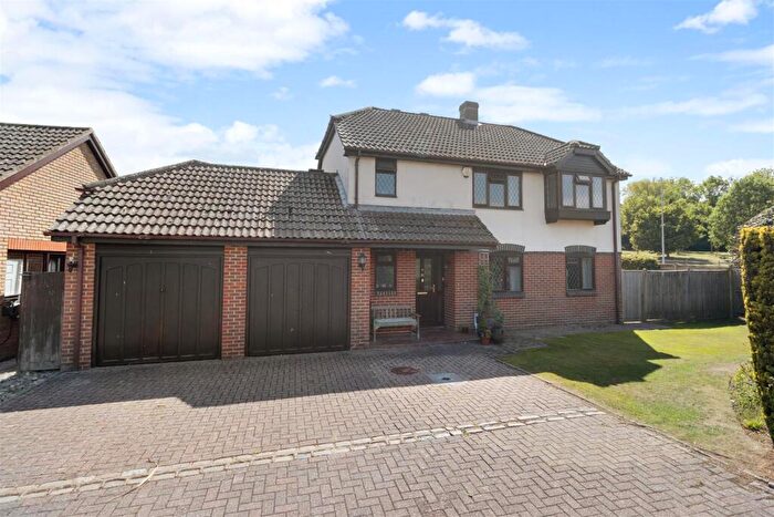 4 Bedroom Detached House For Sale In St. Andrews Close, Hailsham, BN27