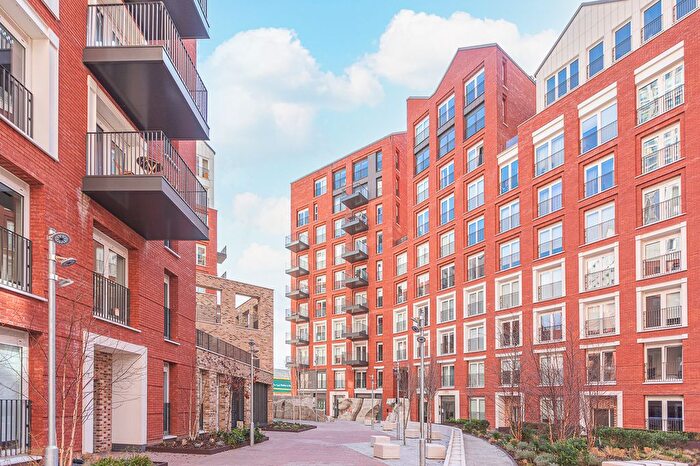 3 Bedroom Flat For Sale In Exchange Gardens, Vauxhall, SW8