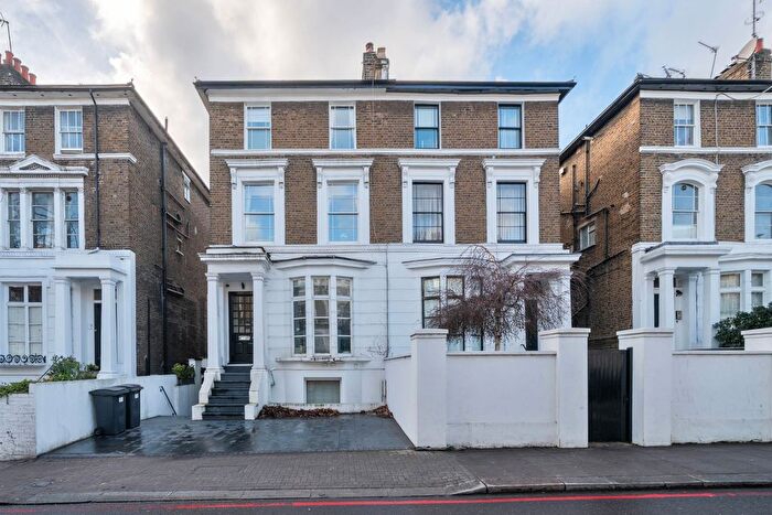 2 Bedroom Flat To Rent In Gunter Grove, Chelsea, SW10