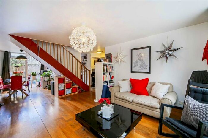 2 Bedroom Flat To Rent In Carburton Street, London, W1W