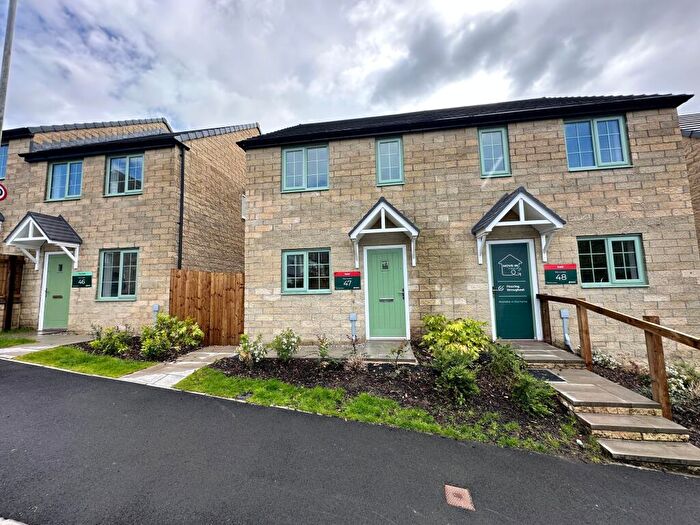 3 Bedroom Semi Detached House To Rent In New Road, Earby, BB18