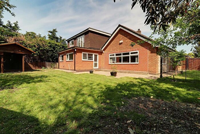 5 Bedroom Detached Bungalow For Sale In The Crescent, Welton, HU15