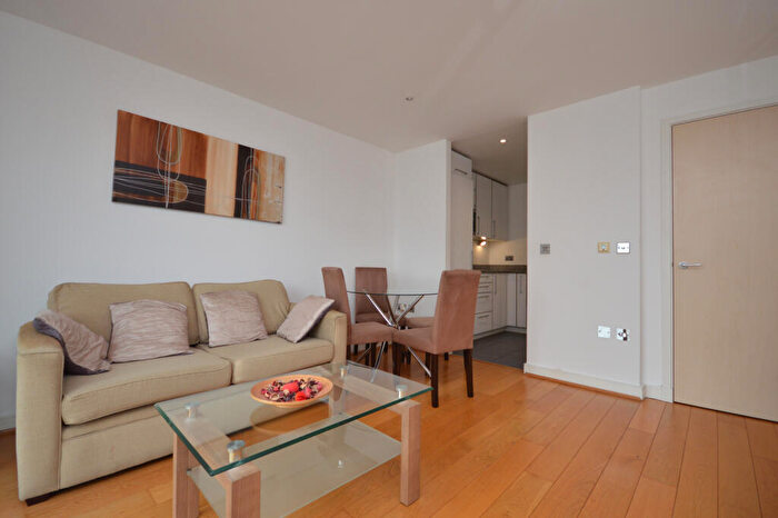 1 Bedroom Flat To Rent In Western Gateway, Tern Gateway, Royal Victoria, E16