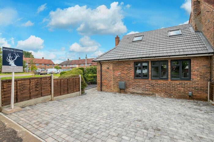 2 Bedroom Maisonette To Rent In Pyrles Lane, Loughton, London, IG10